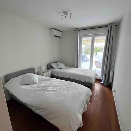 Beautiful - Centre *